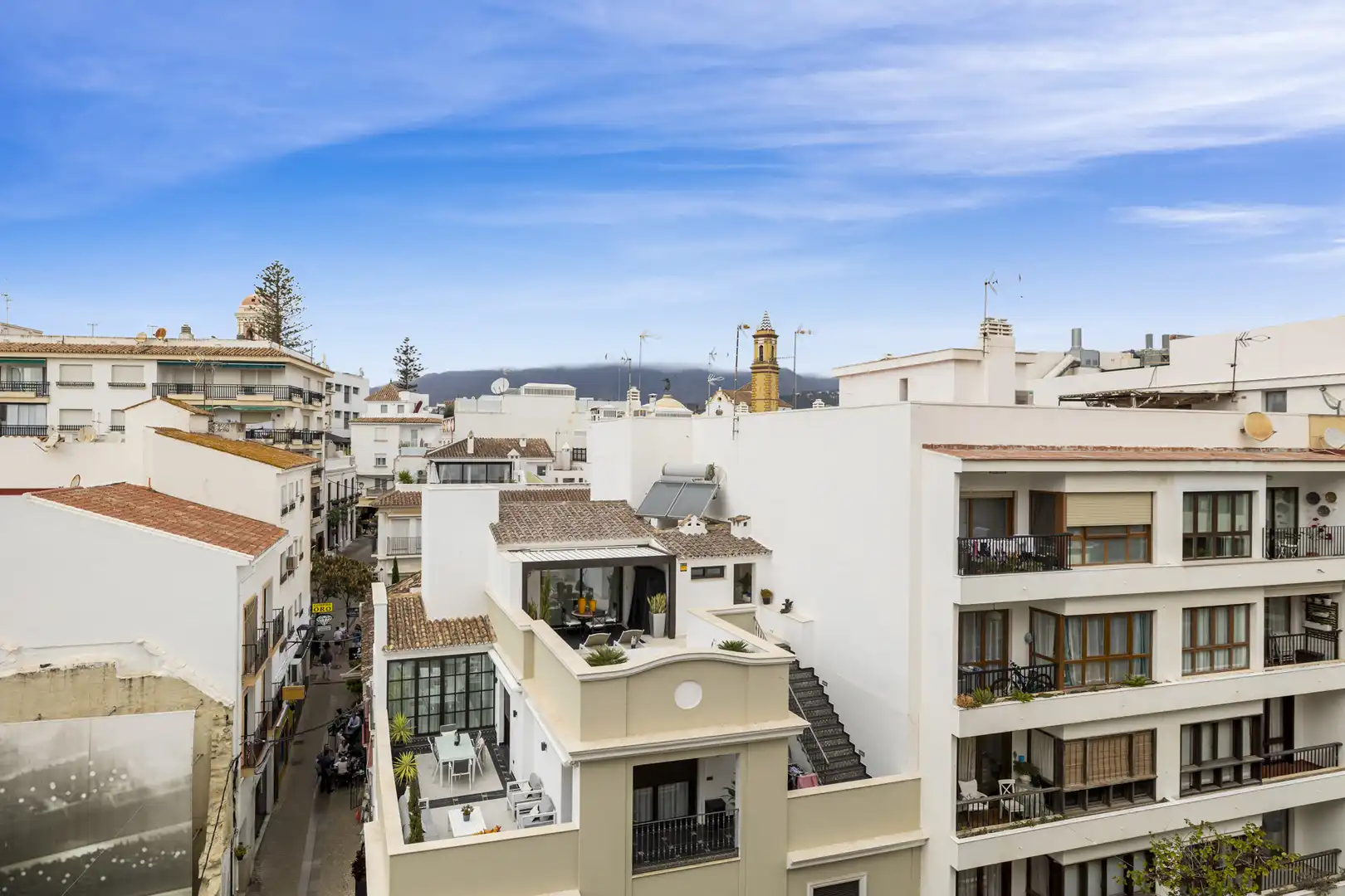 Vista exterior de Apartament en venda en Estepona amb Aire condicionat