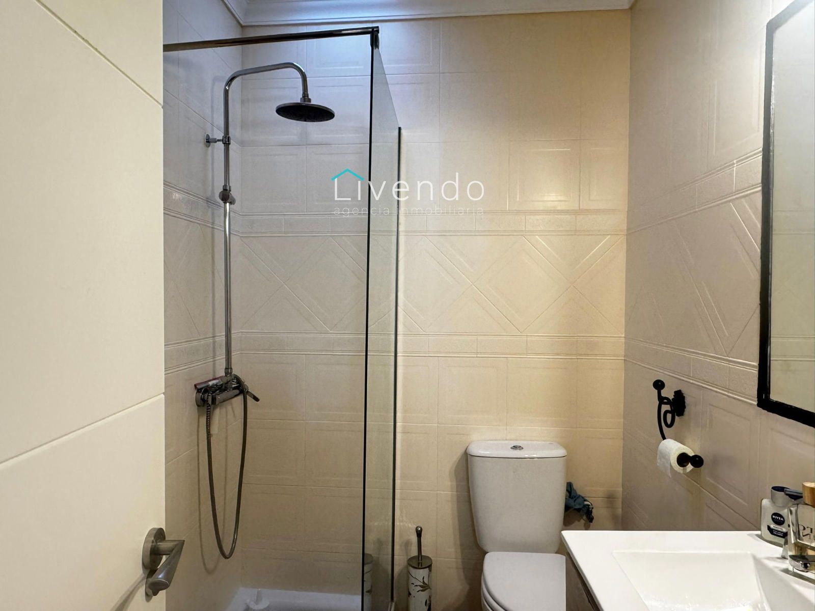 Bany de Pis en venda en Zahara amb Aire condicionat, Terrassa i Moblat