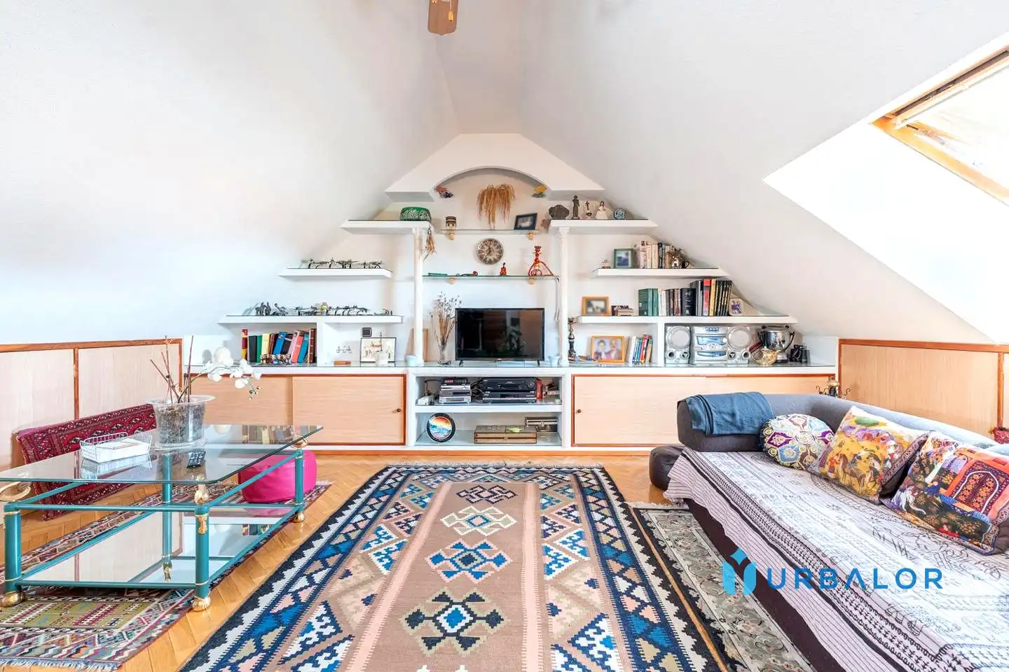 Sala de estar de Casa adosada en venta en Alcorcón con Calefacción, Jardín privado y Parquet