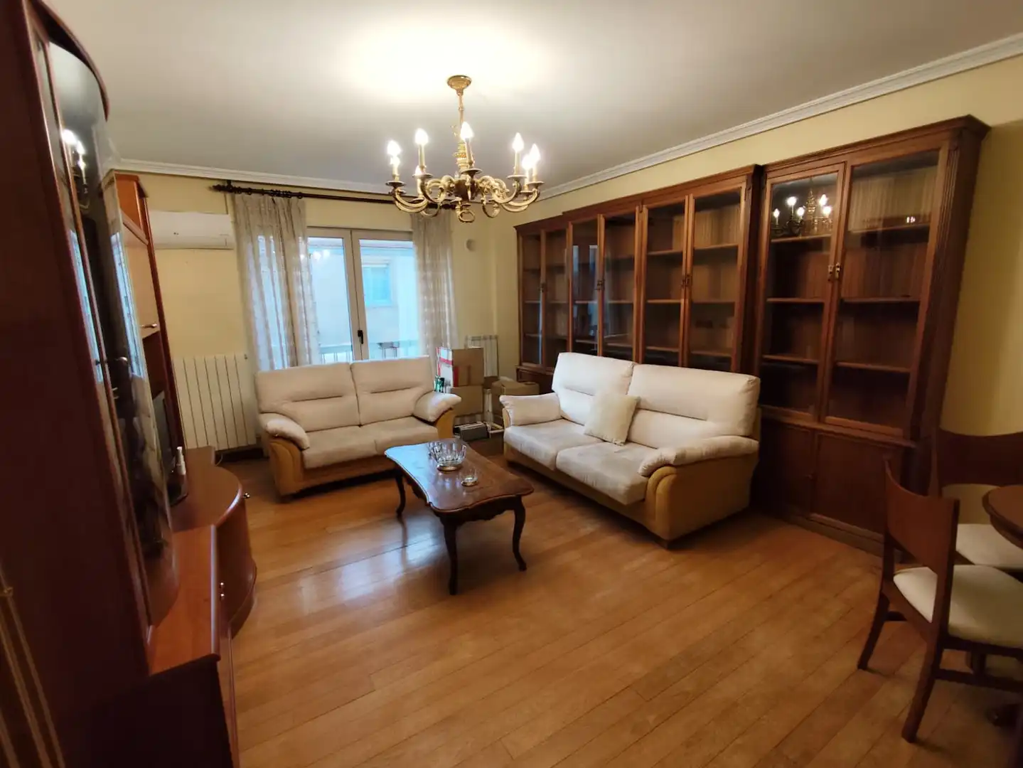 Sala d'estar de Pis de lloguer en Salamanca amb Aire condicionat, Calefacció i Parquet