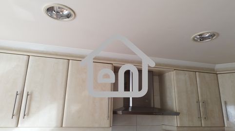 Foto 5 de Casa adosada en venda a Calle Venta del Moro, Requena, Valencia