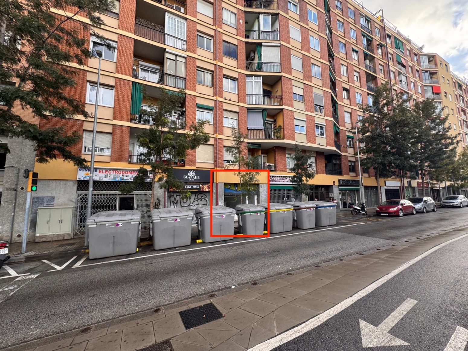 Vista exterior de Local en venda en  Barcelona Capital amb Terrassa