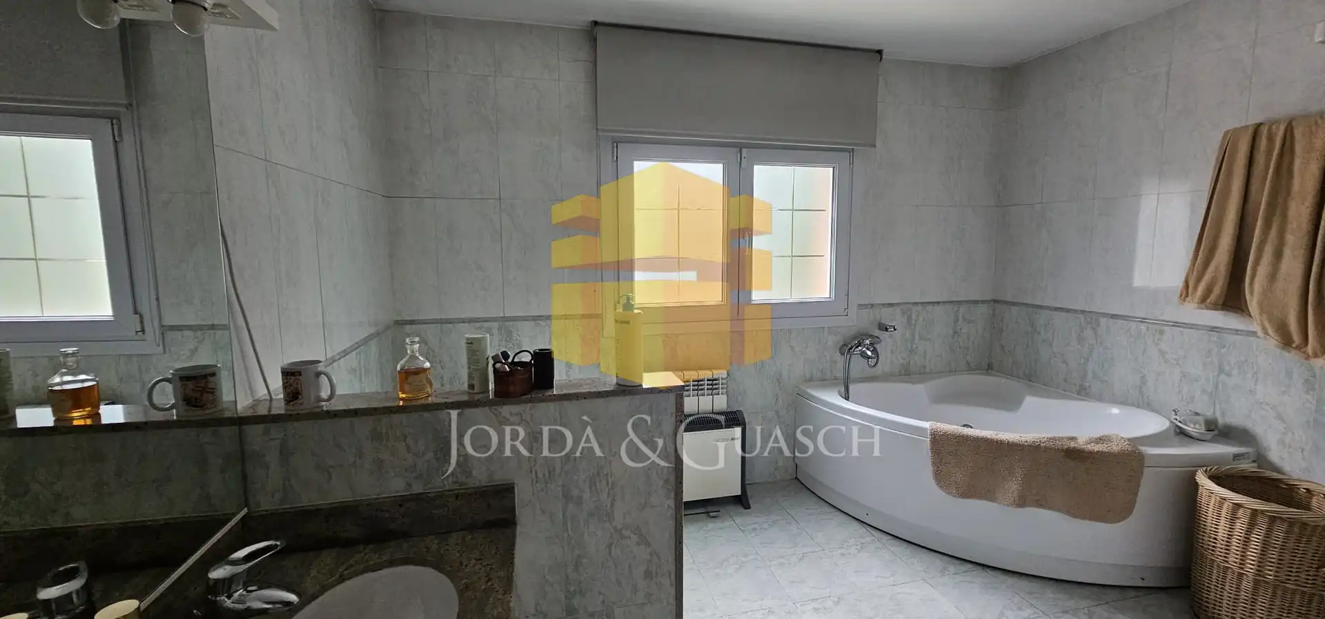 Bathroom of Houses for sale in Sant Cugat del Vallès  with Air Conditioner, Heating and Private garden
