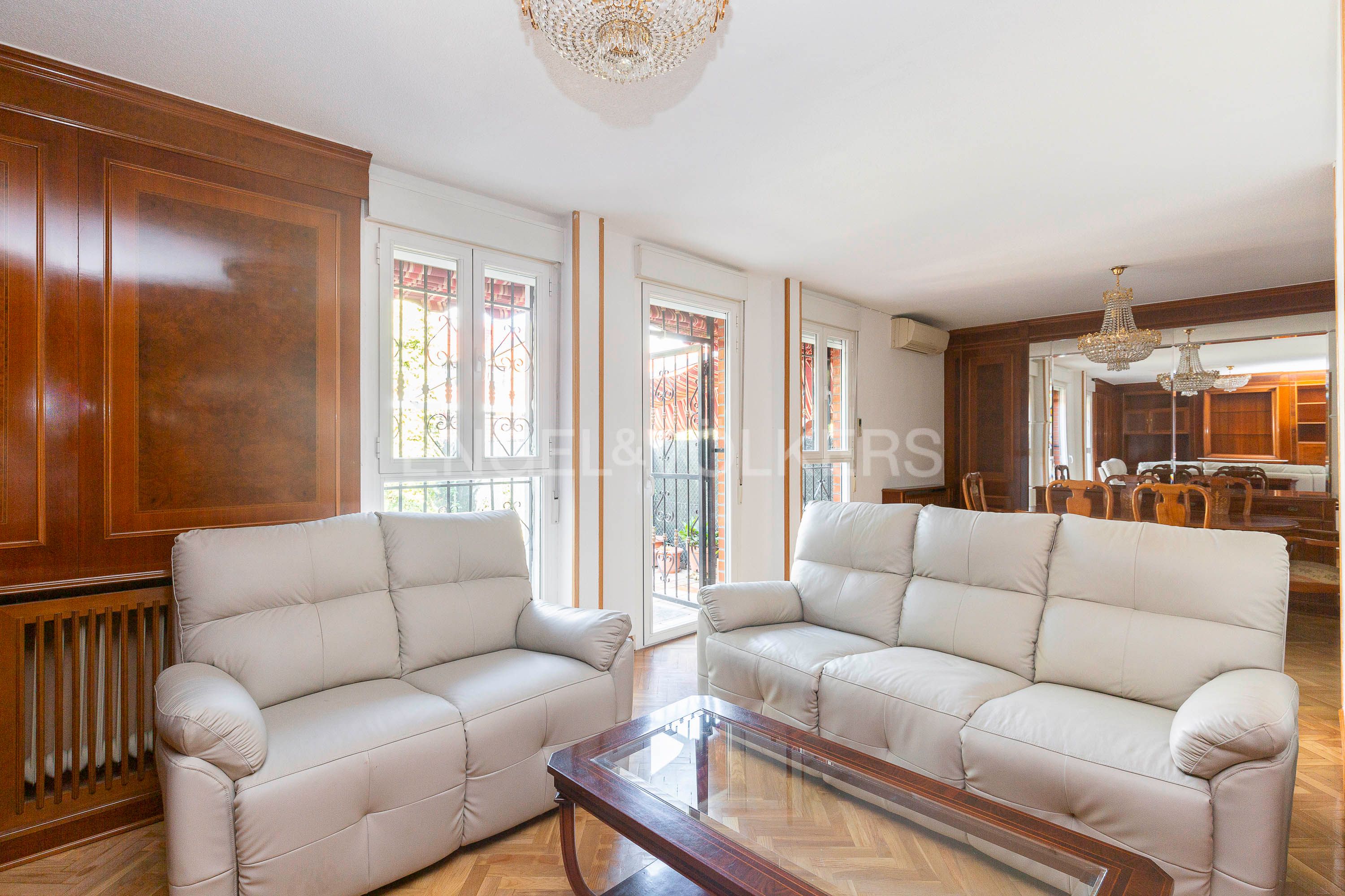 Sala d'estar de Casa o xalet en venda en Getafe amb Aire condicionat, Calefacció i Jardí privat