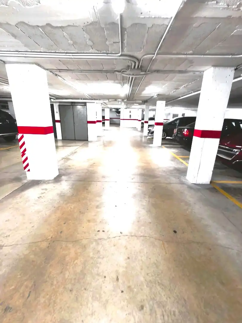 Parkplatz mit Aufzug zum Verkauf in Carrer de Santa Marta