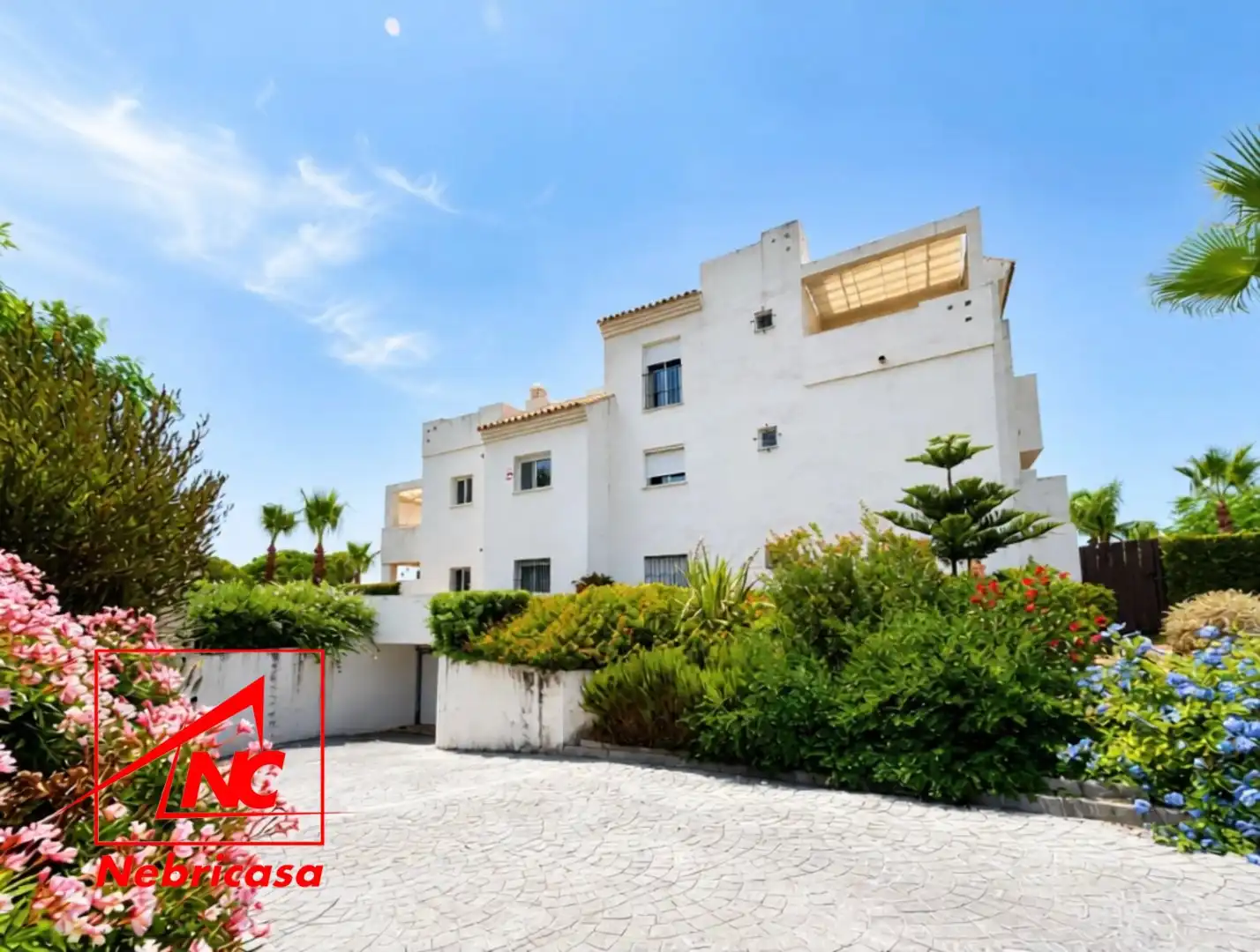 Vista exterior de Piso en venta en Chipiona con Aire acondicionado, Terraza y Trastero