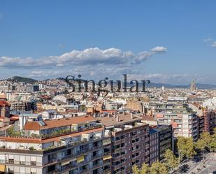 Vista exterior de Apartament en venda en  Barcelona Capital amb Aire condicionat, Terrassa i Balcó