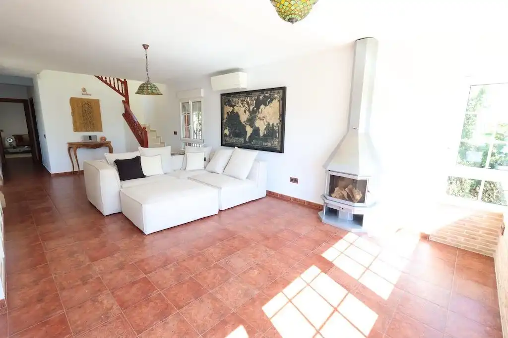 Sala d'estar de Casa o xalet en venda en Orihuela amb Aire condicionat, Jardí privat i Terrassa