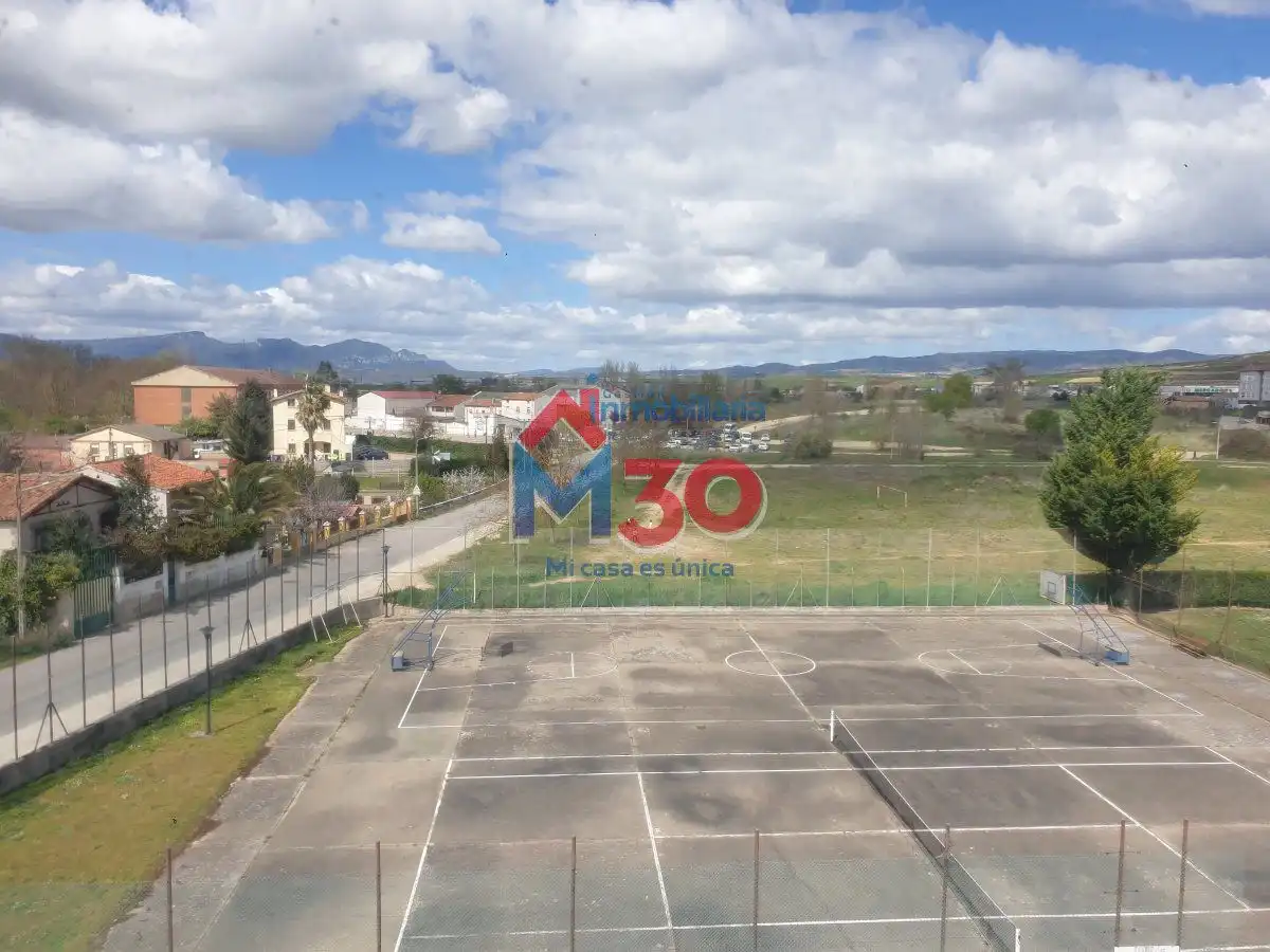Piso en venta en Miranda de Ebro con Calefacción, Parquet y Terraza