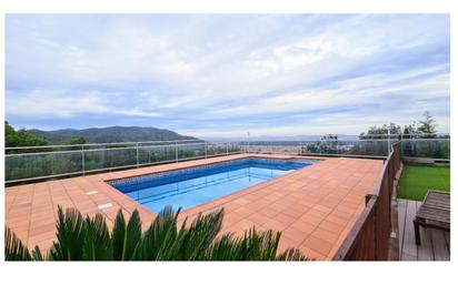 Piscina de Casa o xalet en venda en Castellar del Vallès amb Terrassa i Piscina