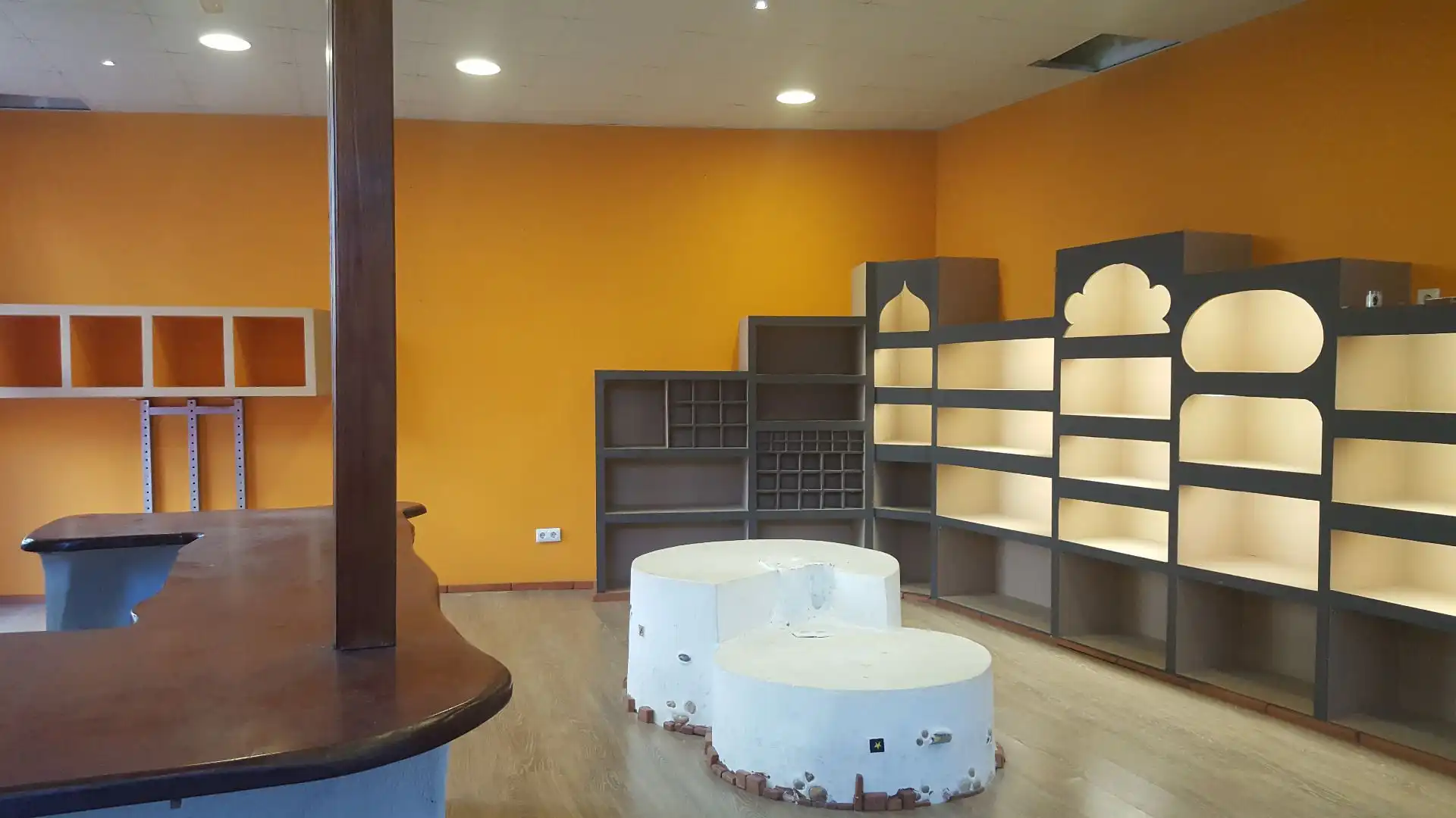 Local comercial en venda a Llarg de Sant Vincent 21, imagen 3