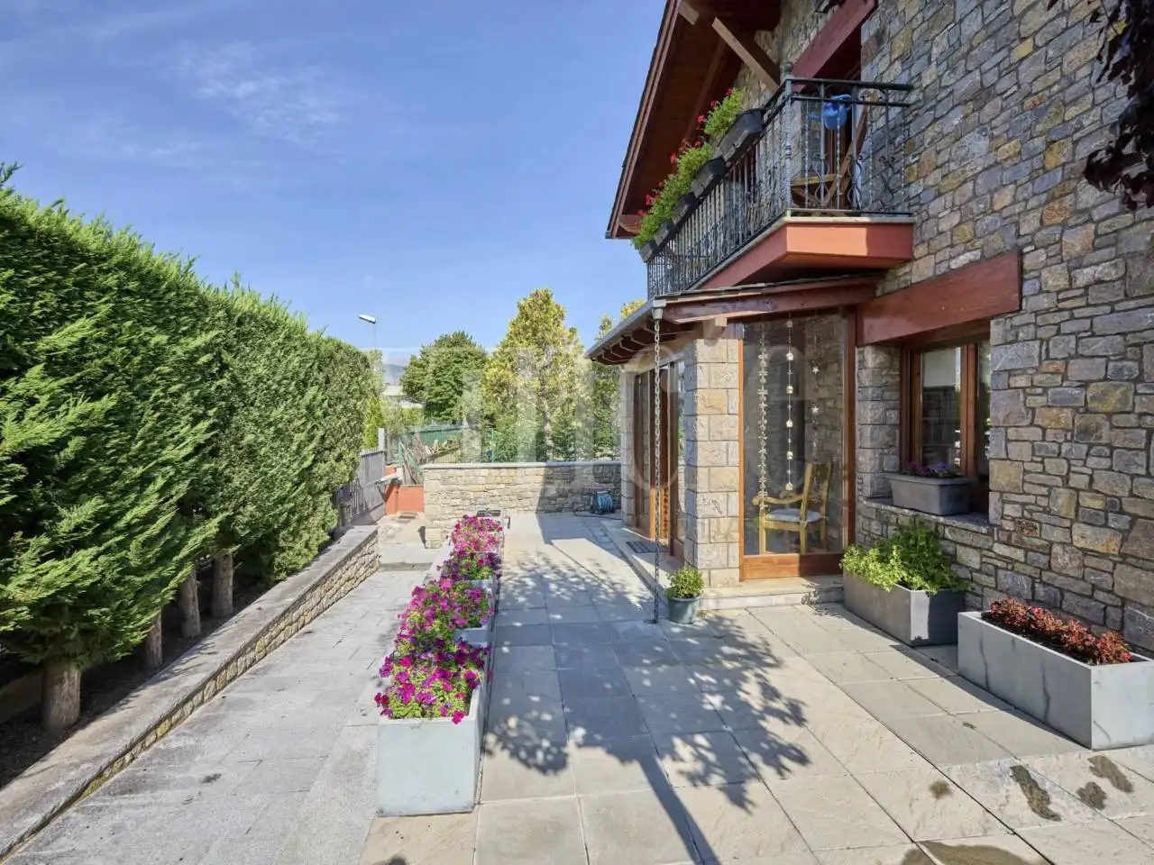 Terraza de Casa o chalet en venta en Puigcerdà con Calefacción, Jardín privado y Parquet
