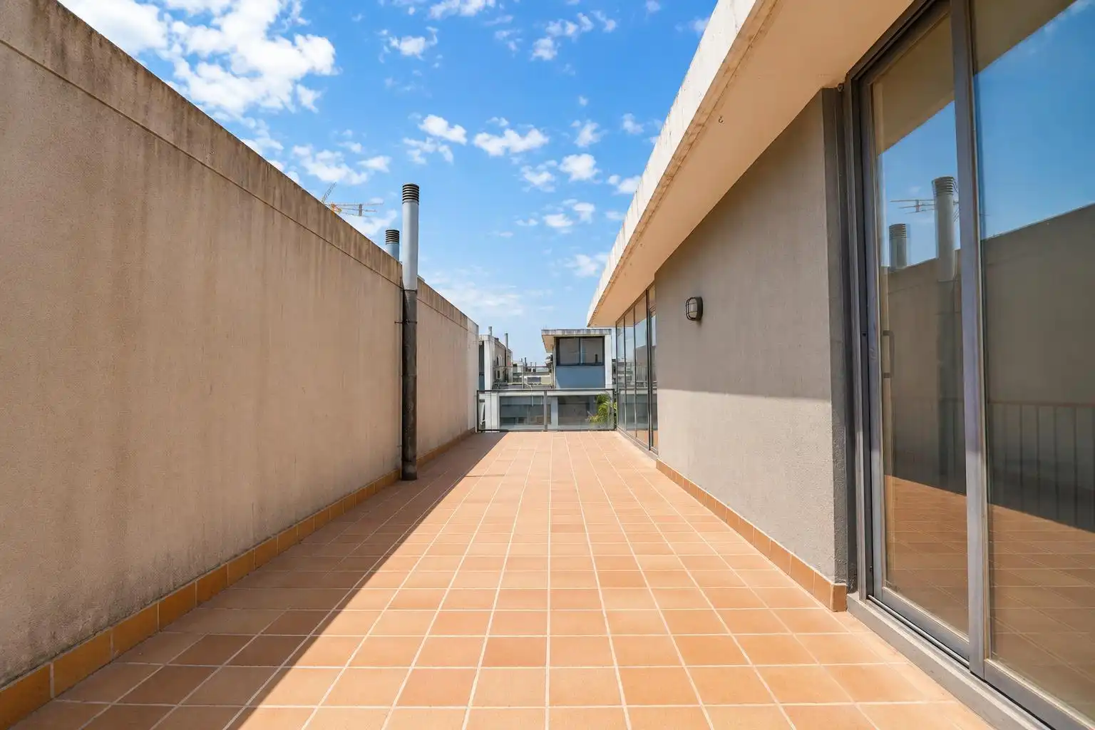 Terrasse von Einfamilien-Reihenhaus zum Verkauf in Reus mit Heizung, Privatgarten und Terrasse