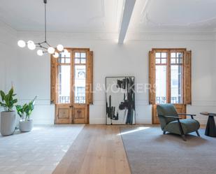 Living room of Apartment for sale in  Barcelona Capital  with Air Conditioner, Heating and Parquet flooring