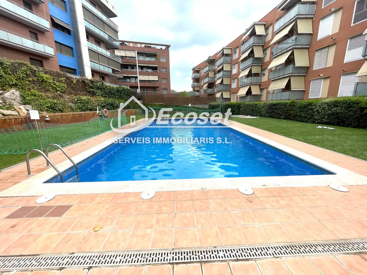 Piscina de Pis en venda en Molins de Rei amb Aire condicionat, Calefacció i Parquet
