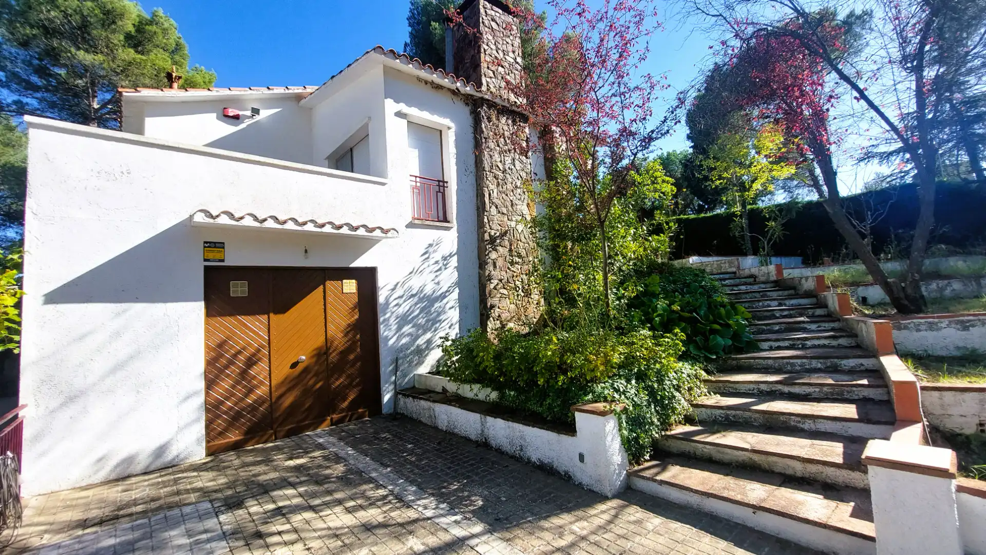 Vista exterior de Casa o xalet en venda en Sant Llorenç Savall amb Jardí privat, Terrassa i Piscina
