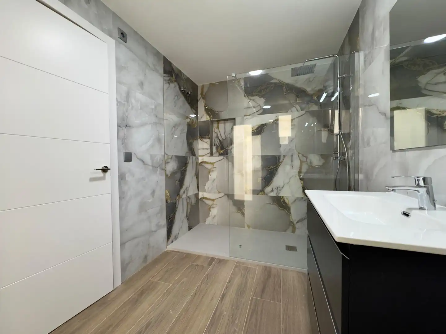 Bathroom of Ground floor for sale in Aspe