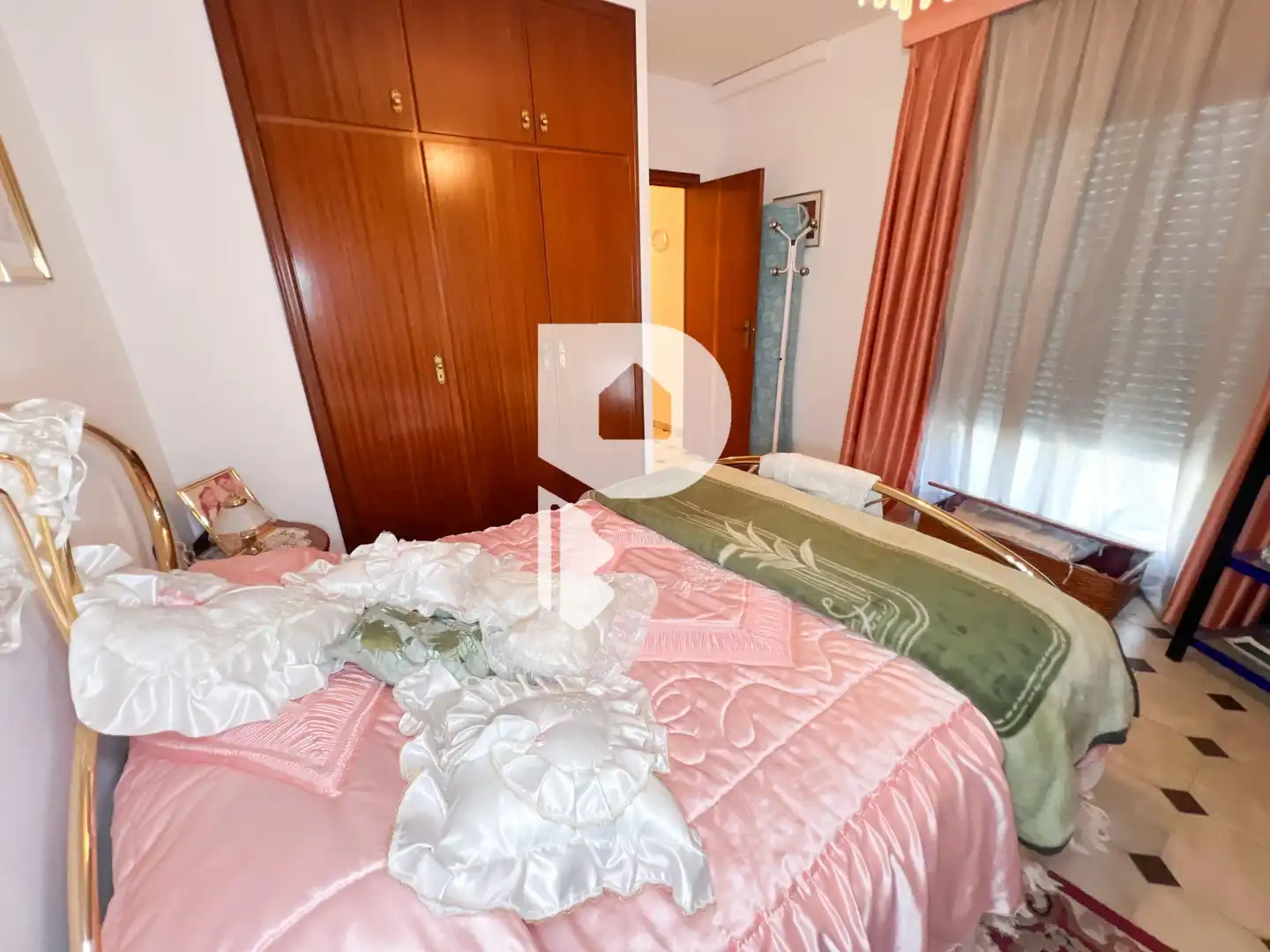 Dormitori de Casa o xalet en venda en Pallejà amb Aire condicionat, Calefacció i Jardí privat