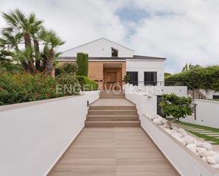 Vista exterior de Casa o xalet de lloguer en Bétera amb Aire condicionat, Calefacció i Jardí privat