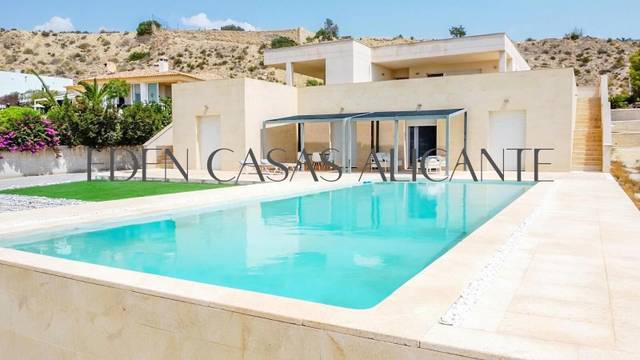 Casa-chalet en Venta en  MONTIBOLI-BOTER en Montnegre