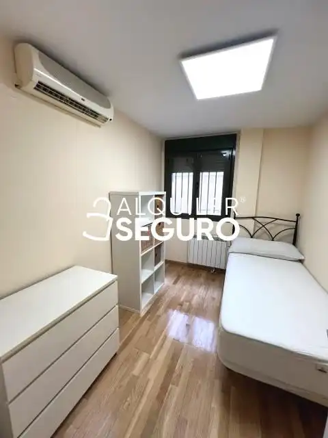 Bedroom of Flat for rent in Pinto  with Air Conditioner, Heating and Terrace