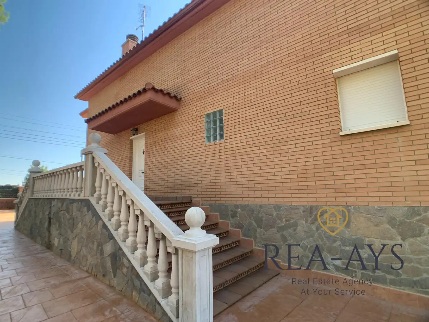 Vista exterior de Casa o chalet en venta en Vallirana con Jardín privado, Terraza y Trastero
