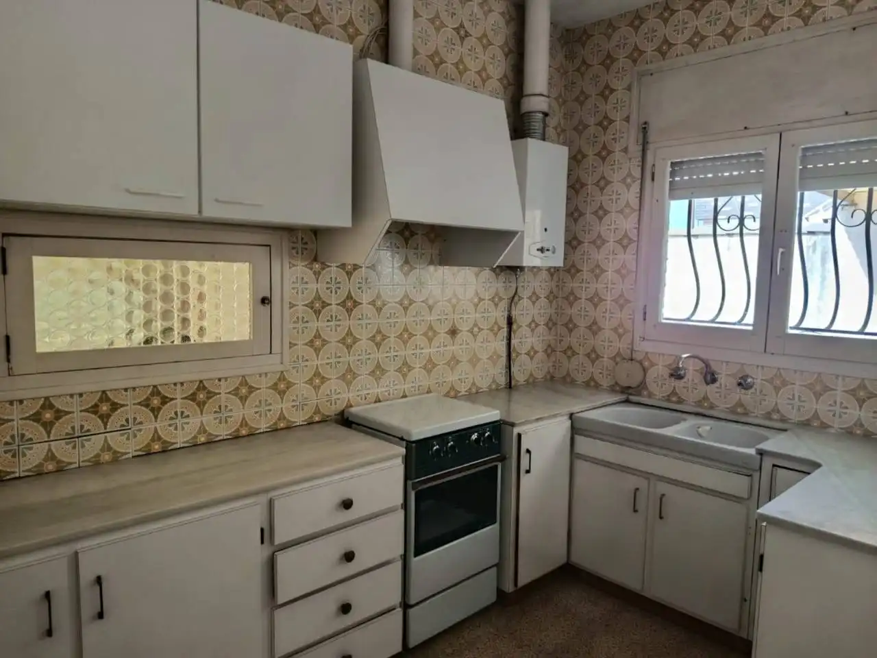 Cuina de Casa o xalet en venda en Vinaròs amb Jardí privat i Terrassa