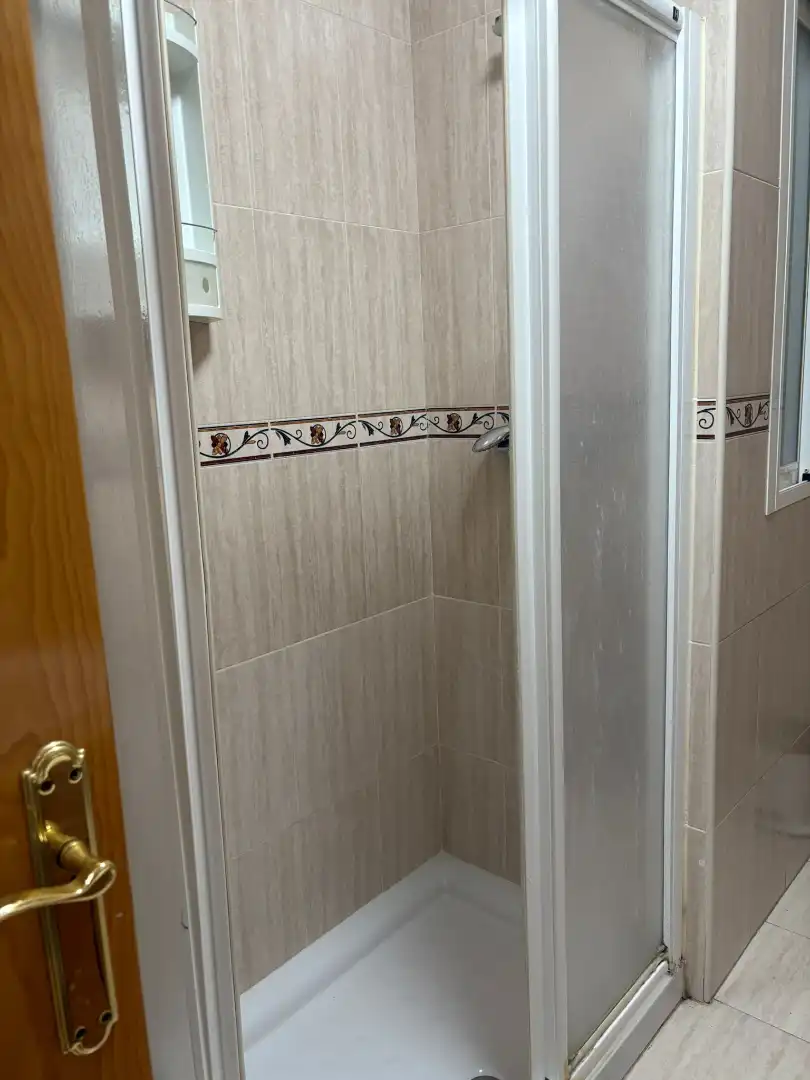 Badezimmer von Wohnung zur Miete in Las Gabias mit Klimaanlage, Terrasse und Möbliert