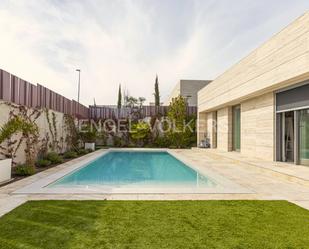 Swimming pool of House or chalet for sale in Majadahonda  with Air Conditioner, Heating and Private garden