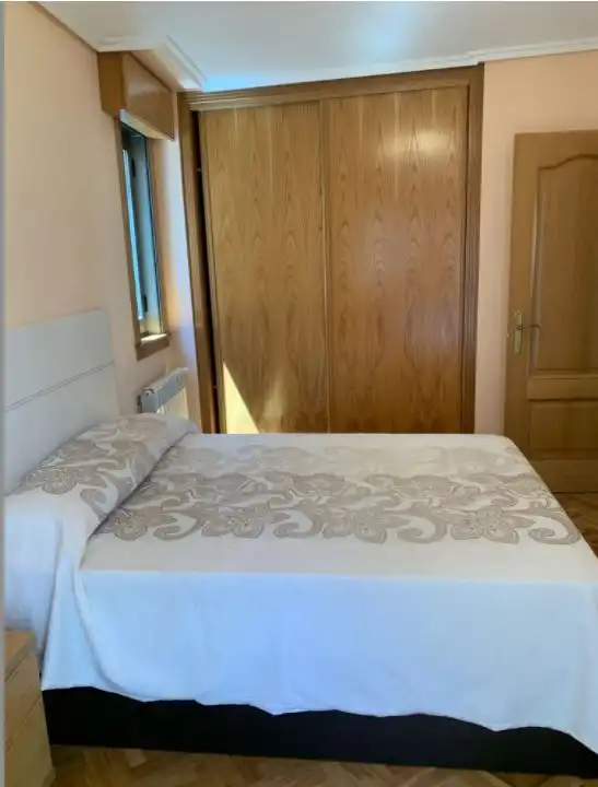 Dormitori de Pis en venda en A Coruña Capital  amb Calefacció, Parquet i Traster