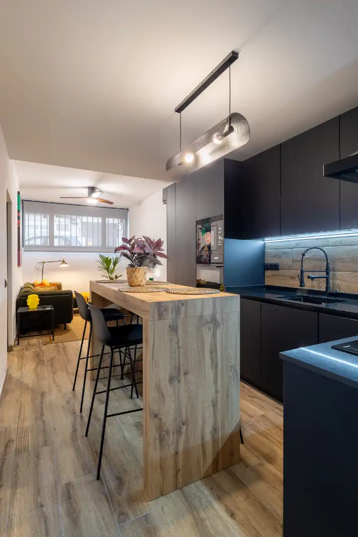 Cuina de Apartament de lloguer en Madrid amb Aire condicionat, Calefacció i Moblat