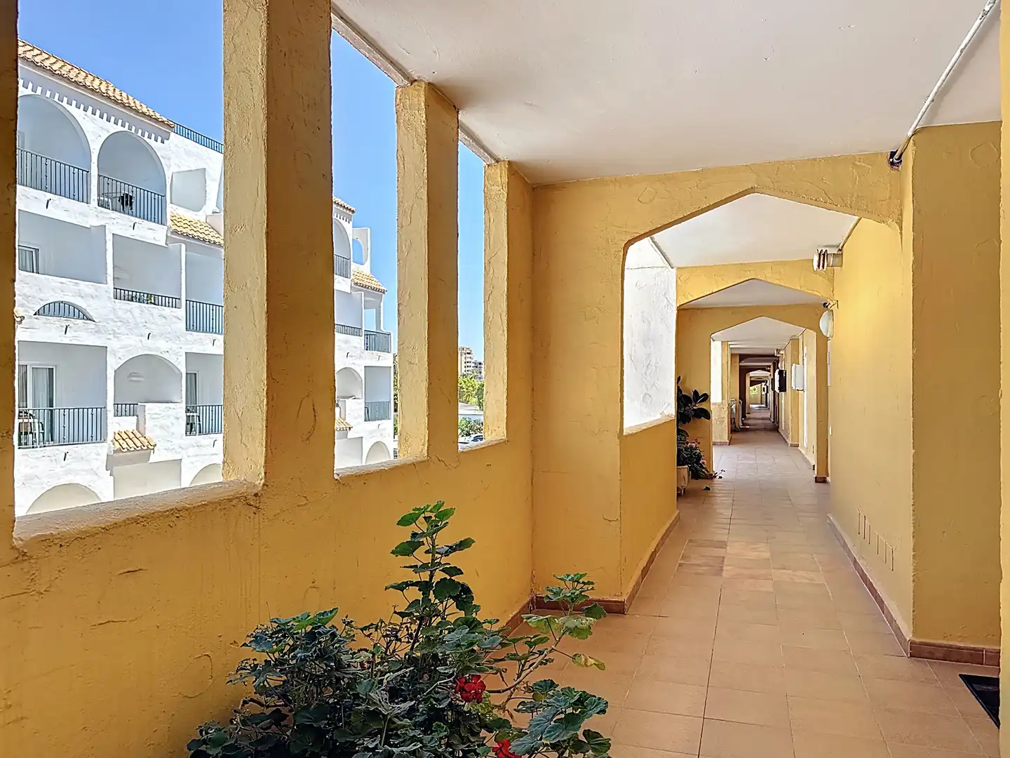 Apartamento en venta en Roquetas de Mar con Jardín privado, Terraza y Amueblado