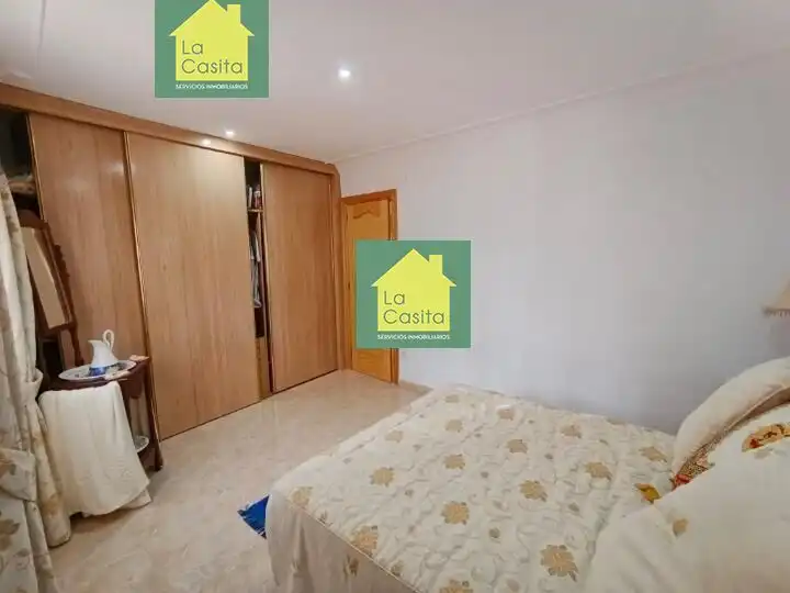 Dormitori de Casa o xalet en venda en Albacete amb Aire condicionat, Jardí privat i Traster