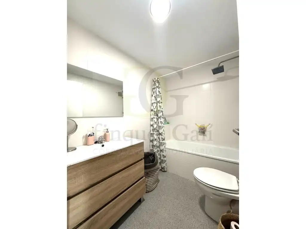 Baño de Piso en venta en Sant Fruitós de Bages con Aire acondicionado, Trastero y Balcón