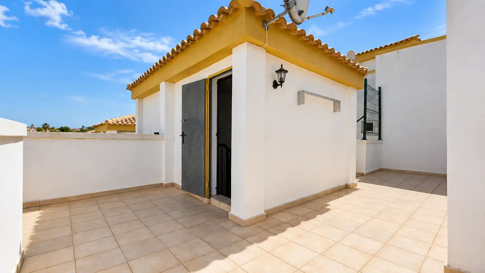 Terrasse von Haus oder Chalet zum Verkauf in Santa Pola mit Klimaanlage, Heizung und Gemeinschaftspool