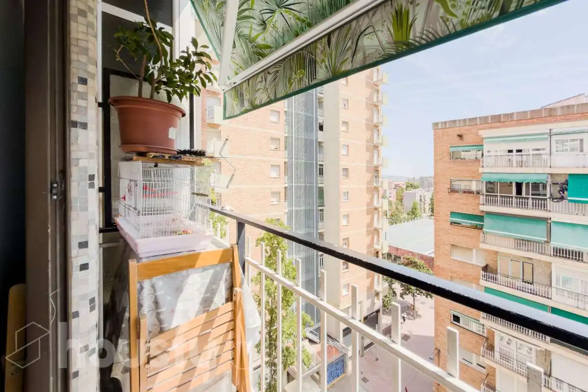 Terrassa de Pis en venda en Barcelona amb Aire condicionat i Balcó