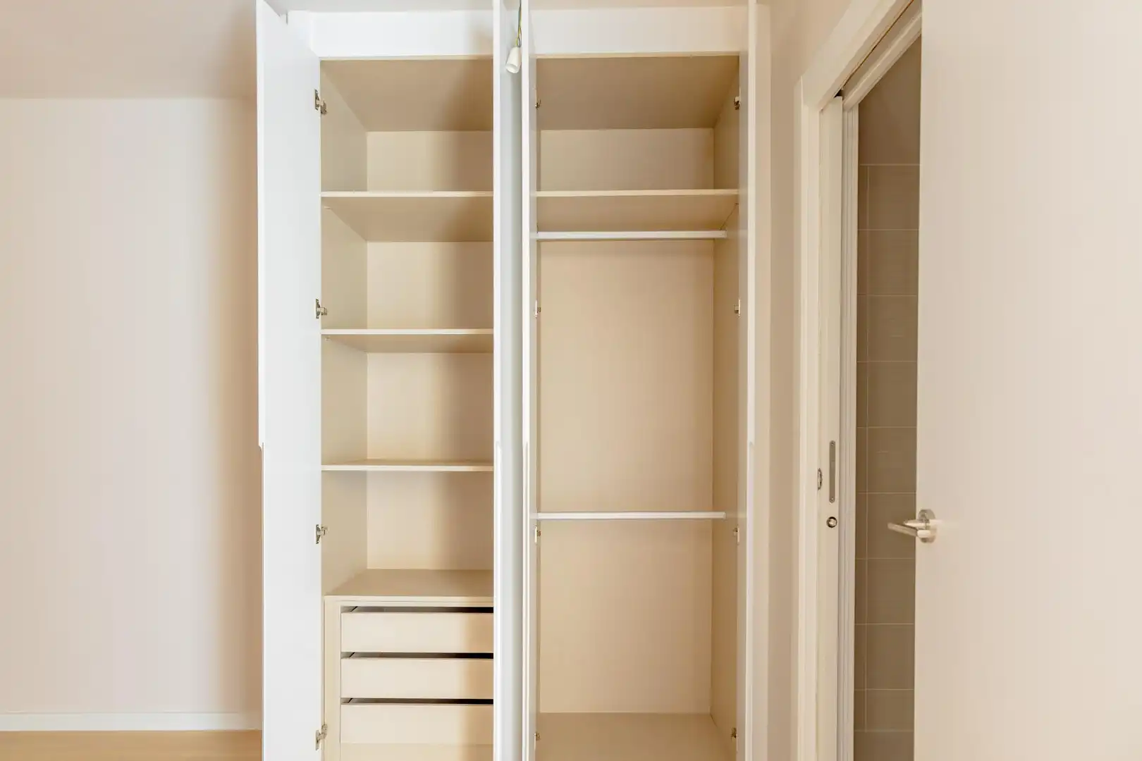 Schlafzimmer von Wohnung zur Miete in Valencia mit Klimaanlage, Heizung und Privatgarten
