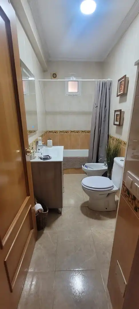 Bany de Casa o xalet en venda en Algeciras amb Jardí privat, Terrassa i Traster