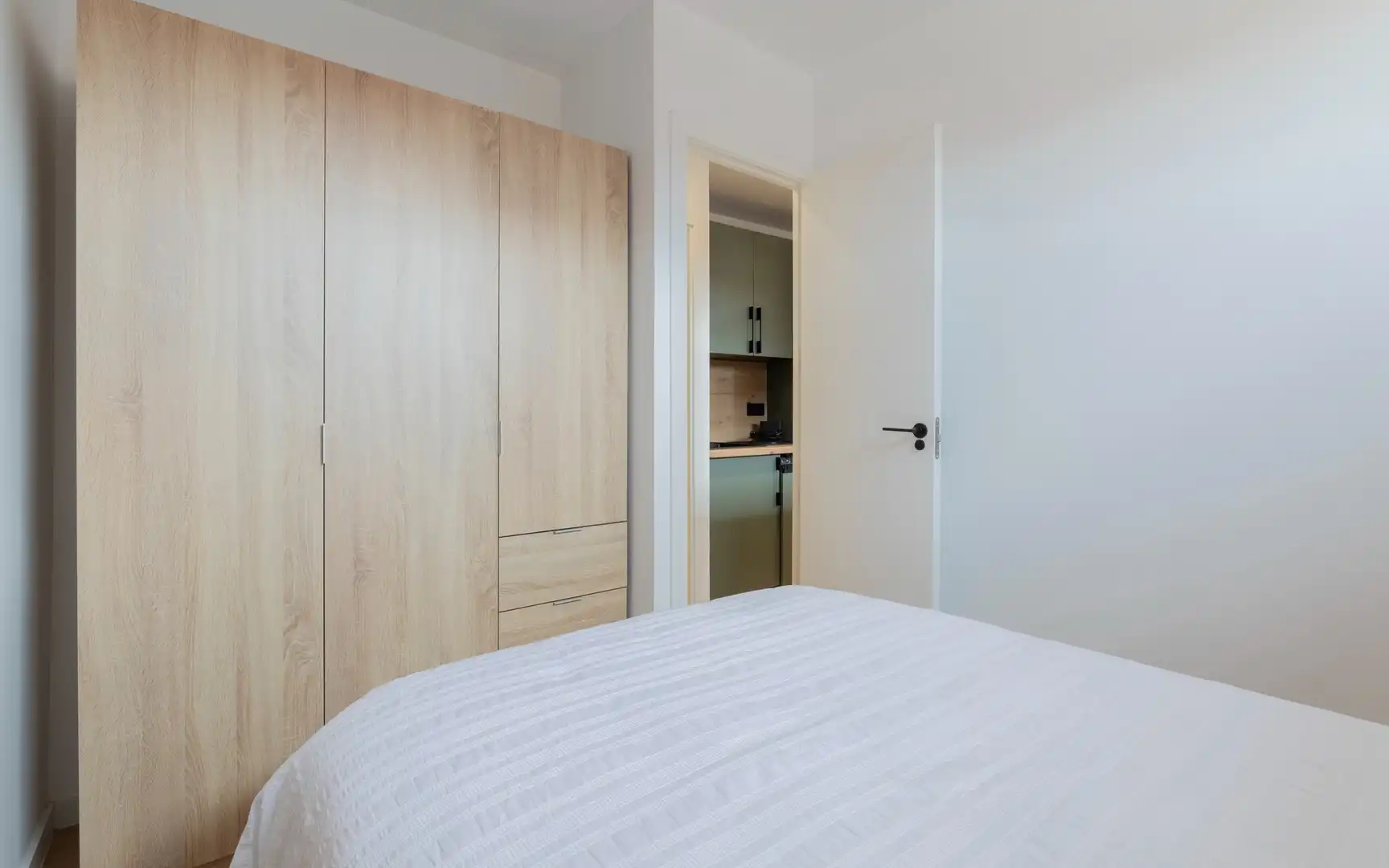 Dormitori de Dúplex de lloguer en Madrid amb Aire condicionat, Calefacció i Moblat