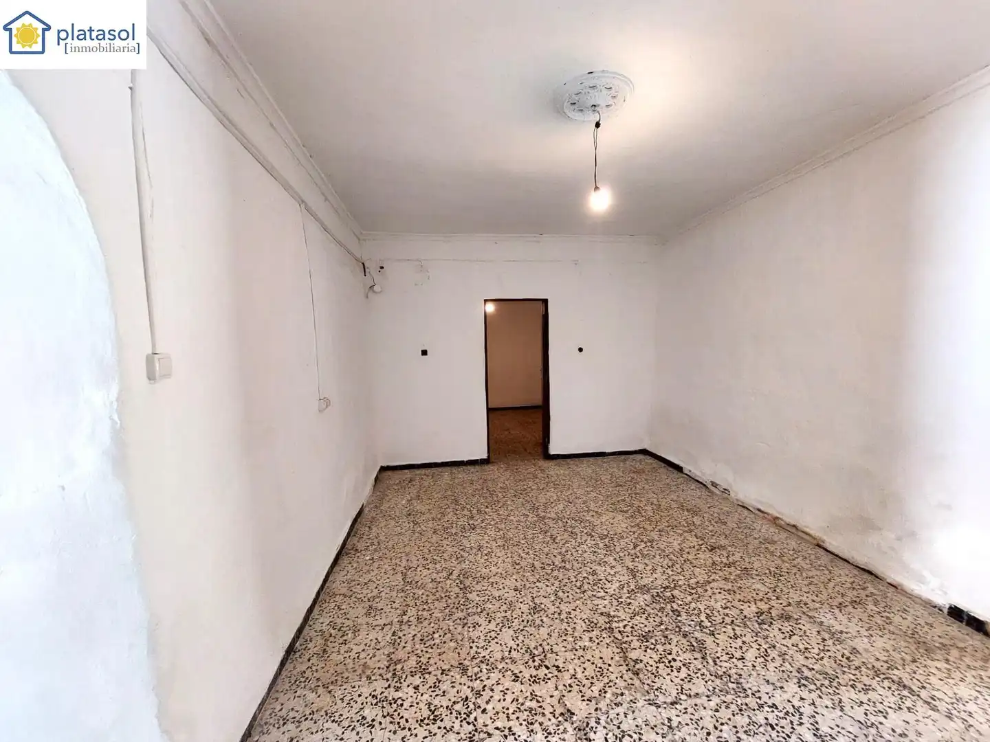 Haus oder Chalet zum Verkauf in El Garrobo mit Privatgarten