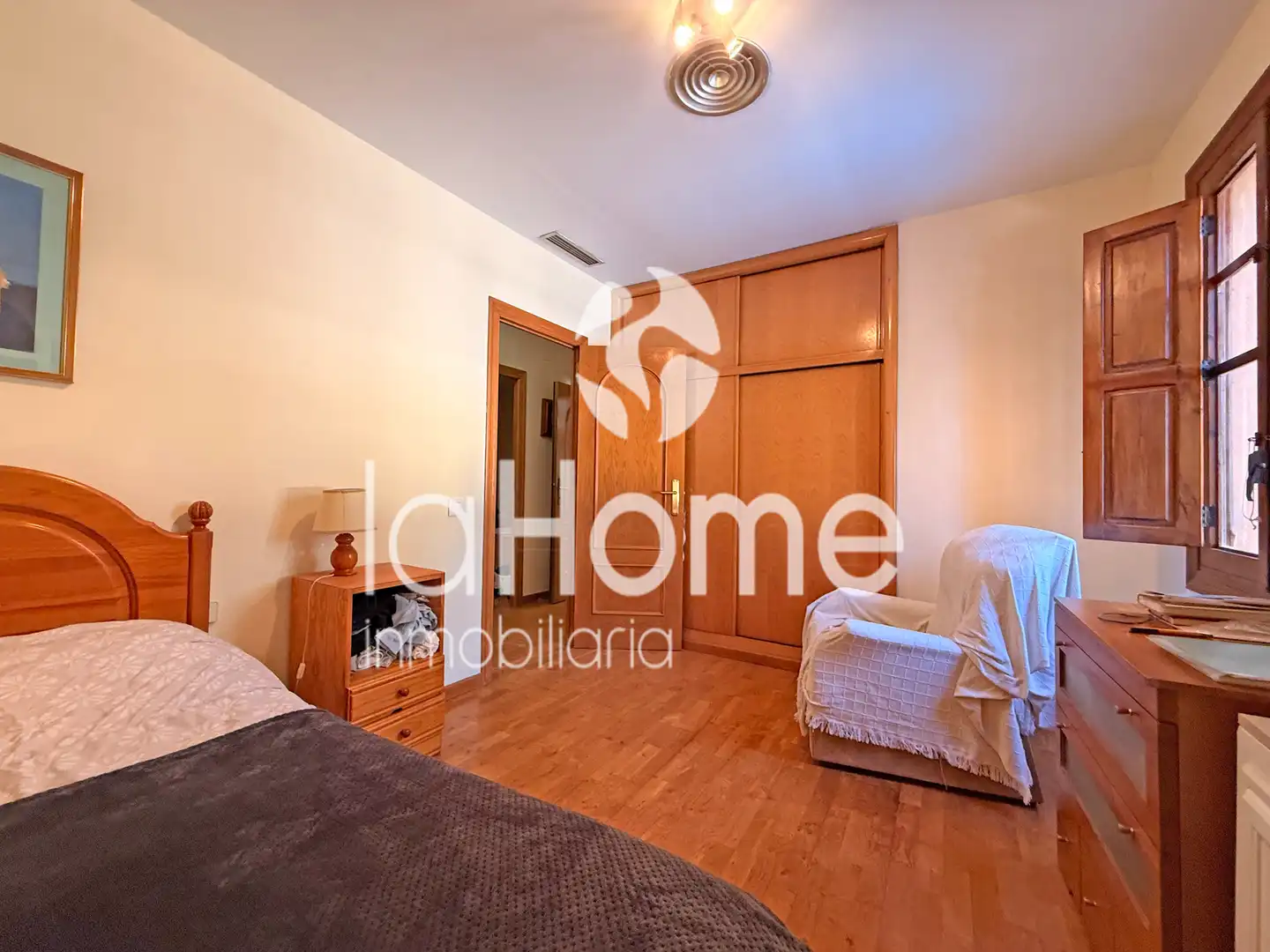 Habitación de Casa o chalet en venta en Paterna con Aire acondicionado, Jardín privado y Parquet