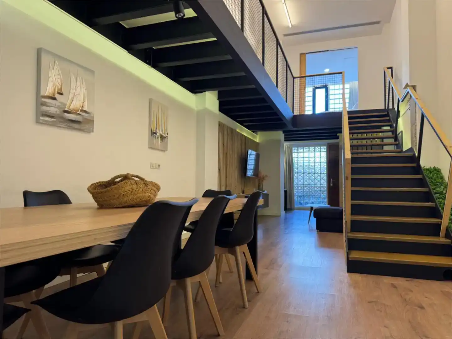 Dining room of Flat for rent in Vigo   with Parquet flooring, Storage room and Furnished