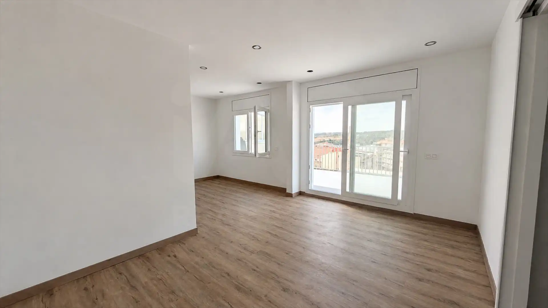 Sala de estar de Ático en venta en Olesa de Montserrat con Aire acondicionado, Calefacción y Terraza