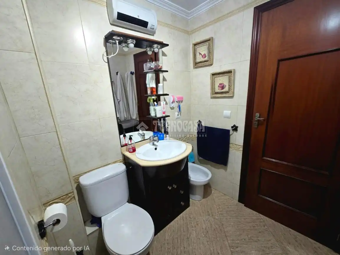 Bathroom of Flat for sale in Morón de la Frontera  with Air Conditioner