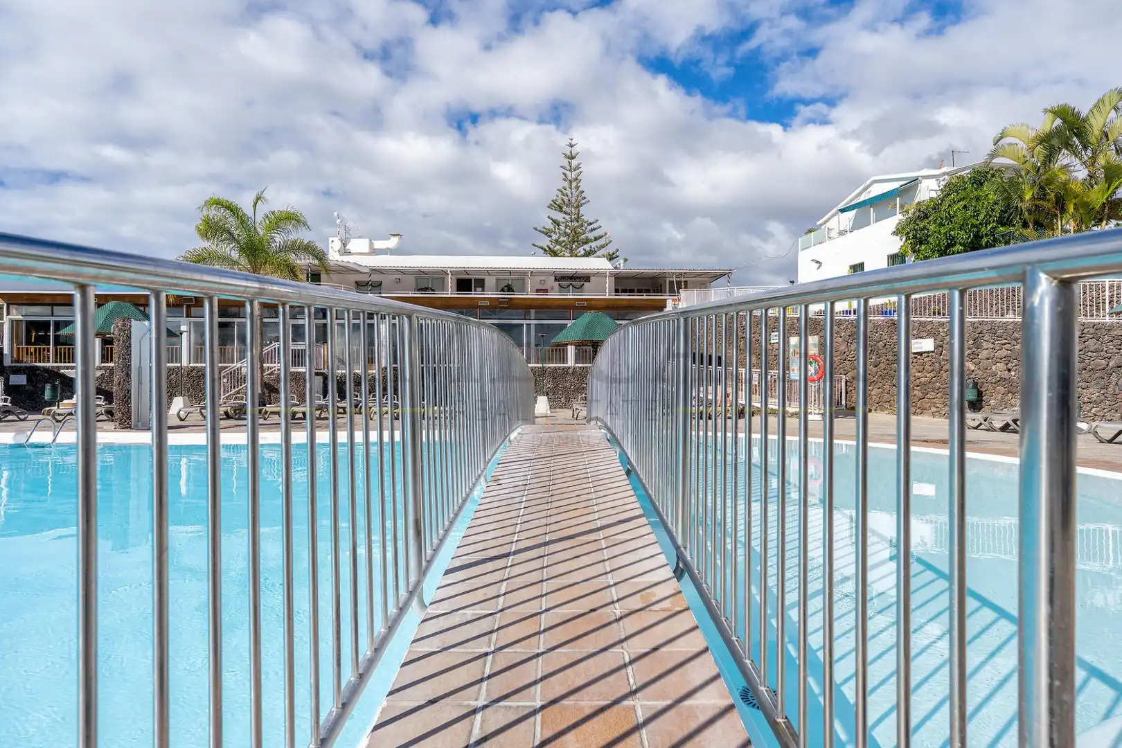 Piscina de Casa o xalet de lloguer en San Bartolomé de Tirajana amb Aire condicionat, Jardí privat i Terrassa