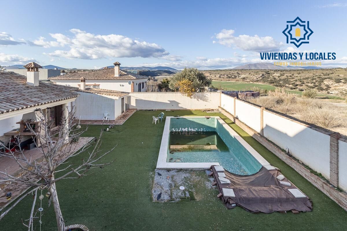 Piscina de Casa o xalet en venda en Atarfe amb Aire condicionat, Calefacció i Jardí privat