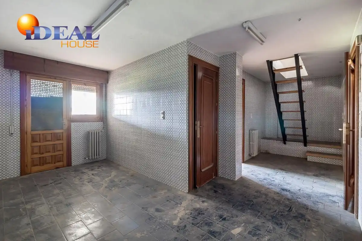Casa rústica amb piscina en venda a Santa Fe, imagen 12