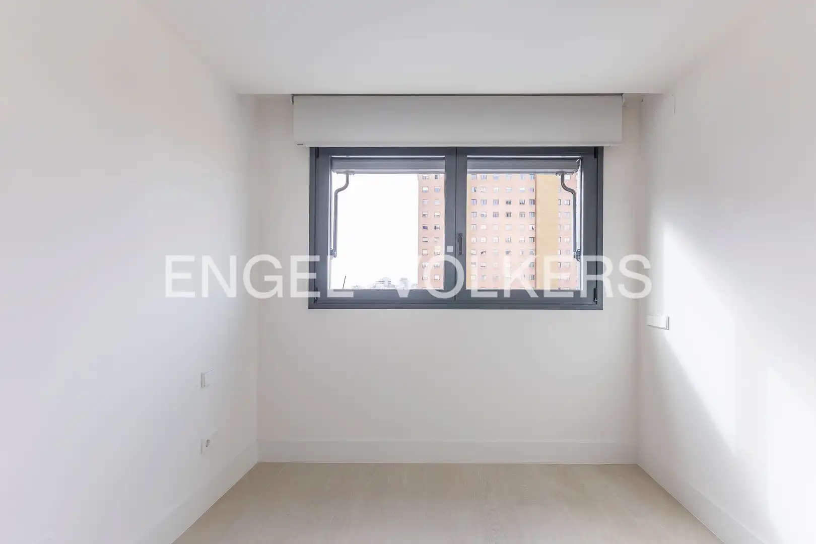 Bedroom of Flat for rent in Madrid  with Air Conditioner, Heating and Storage room