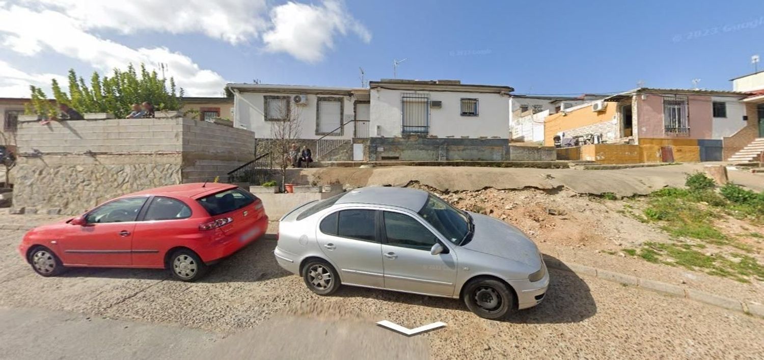 Exterior view of Single-family semi-detached for sale in Badajoz Capital