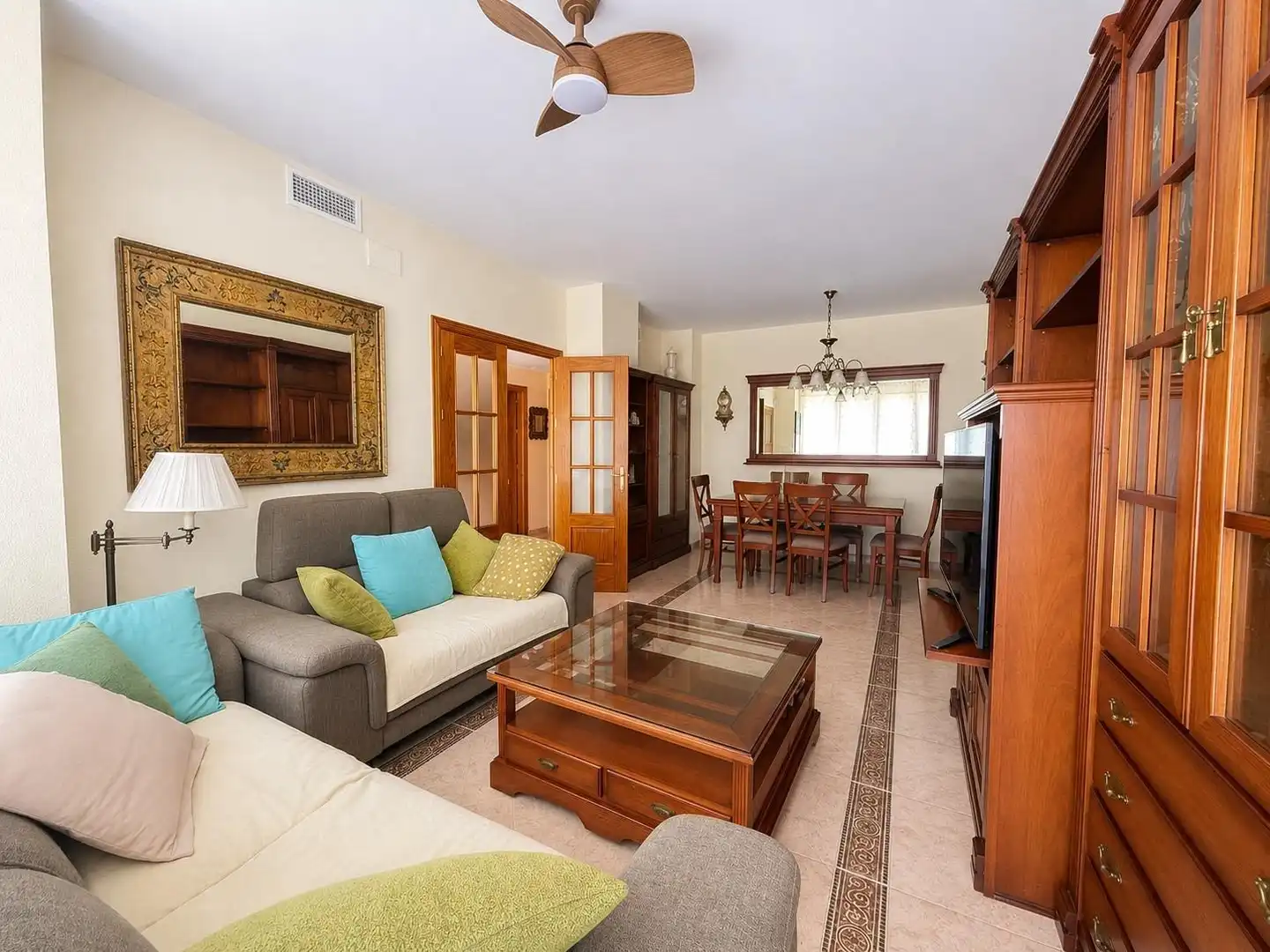 Sala de estar de Casa o chalet en venta en Chiclana de la Frontera con Aire acondicionado, Jardín privado y Terraza